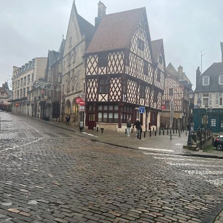 Charmant T2 Plein Centre Ville Et Proche Gare Bourges Bagian luar foto